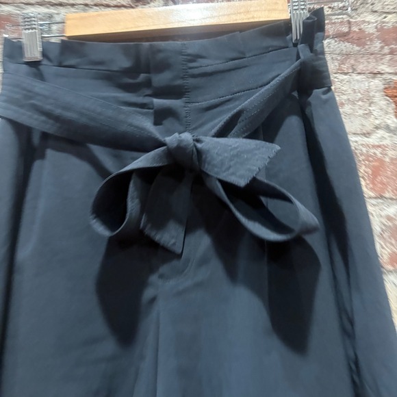 Athleta Skyline II Shorts Black Paperbag Waist Tie Belt Womens 12 High Rise - Picture 5 of 7